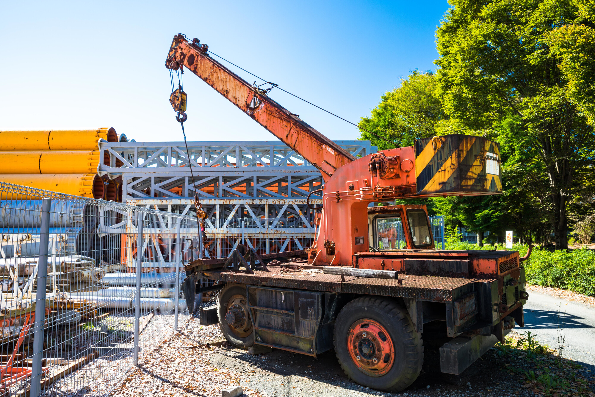 スポットにて！天井クレーン・小型移動式クレーン・フォークリフト作業